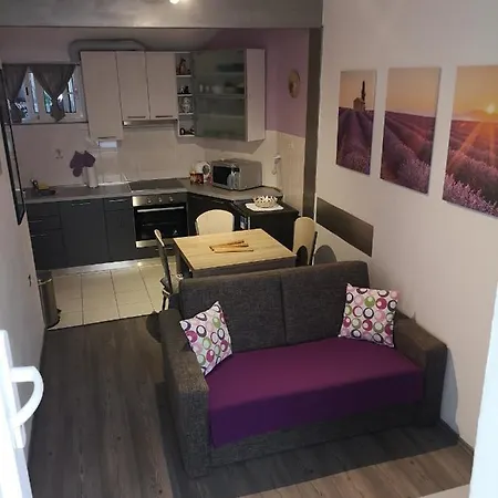 Gagi Apartment